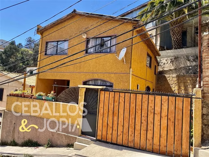 Casa en venta de 4 dorm. en Valparaíso