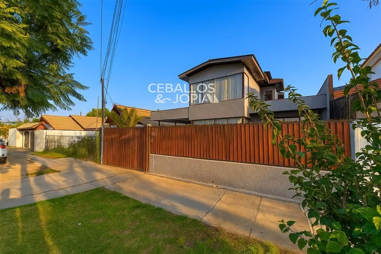 Casa en venta de 4 dorm. en Quilpué