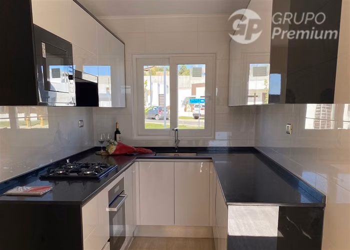Casa en venta de 3 dorm.,termopanel en Villa Alemana