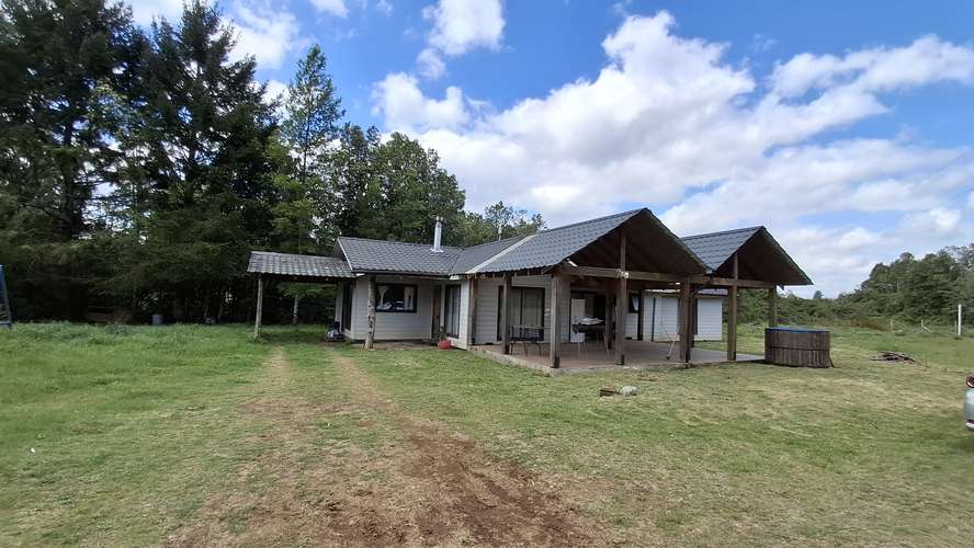 Linda casa casi nueva en parcela cercana a zonas turística (sector Purey)