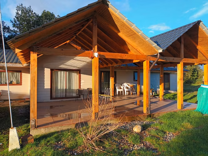 Linda casa casi nueva en parcela cercana a zonas turística (sector Purey)