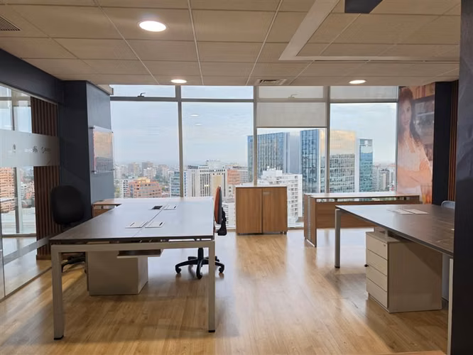 Arriendo Oficina en Edificio Quantum Manquehue