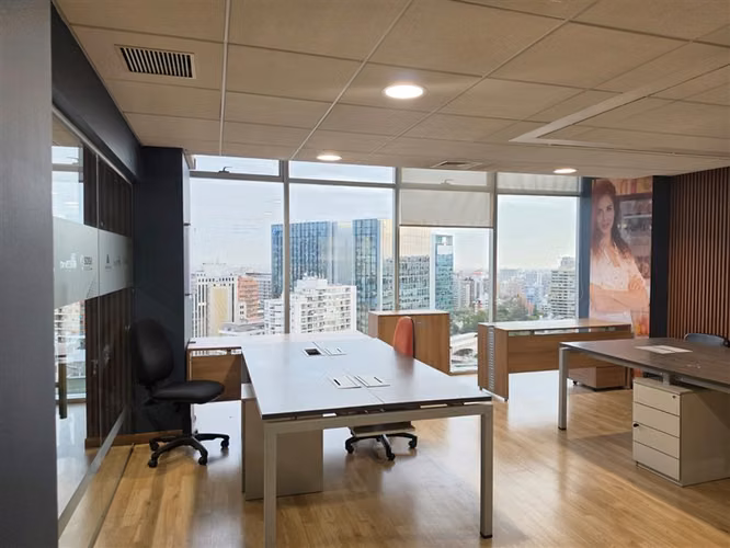 Arriendo Oficina en Edificio Quantum Manquehue