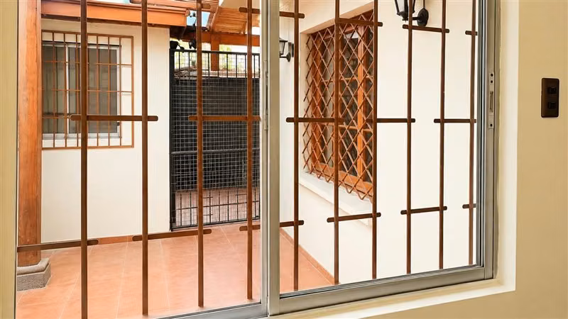 Gran casa apta para instituciones oficinas o familiar, Ñuñoa