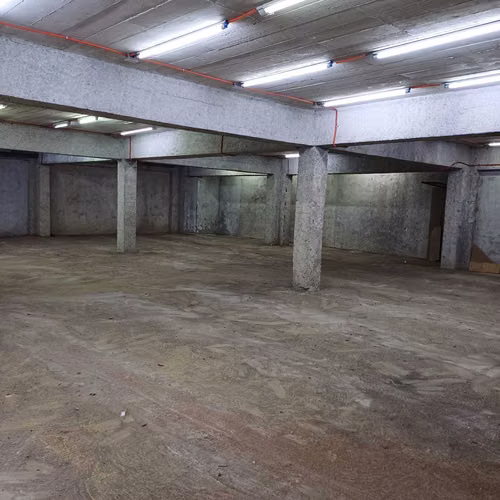 LOCAL ESQUINA 2 NIVELES TOTAL 600 M2 CENTRO (118038)