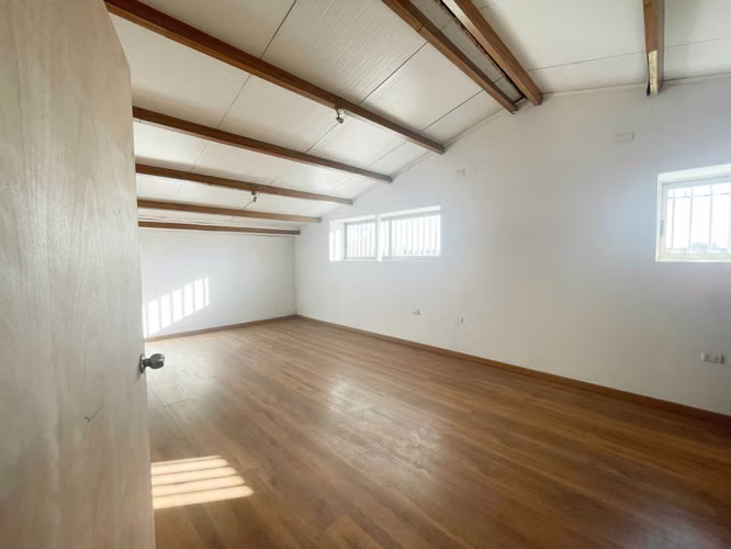 Bodega con oficinas en Santiago Centro (162706)