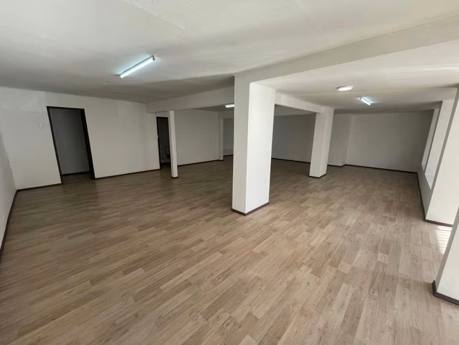 Local Comercial En Calle Rengifo Con Oficina + 02 Baños - Imagen 4