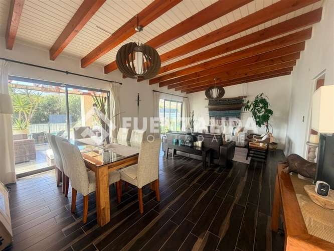 Exclusiva Casa en venta de 4 dorm. En Cerro Grande