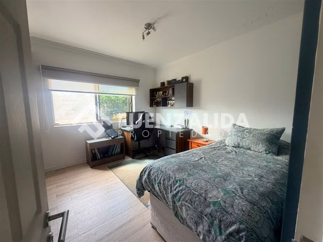 Exclusiva Casa en venta de 4 dorm. En Cerro Grande