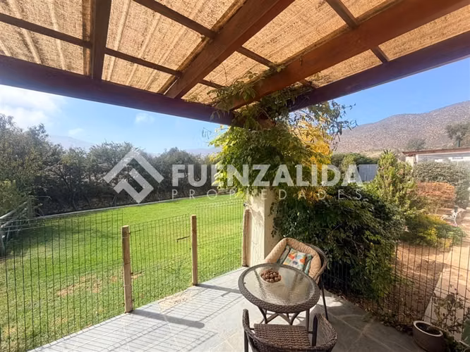 Exclusiva Casa en venta de 4 dorm. En Cerro Grande