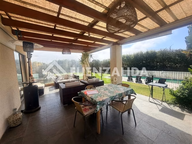 Exclusiva Casa en venta de 4 dorm. En Cerro Grande