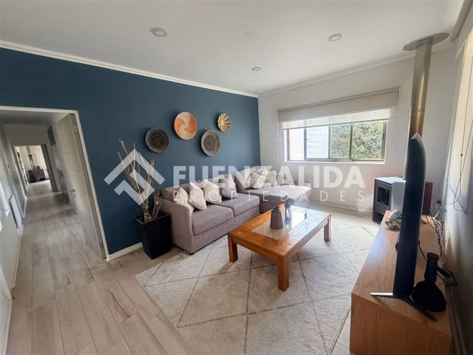 Exclusiva Casa en venta de 4 dorm. En Cerro Grande
