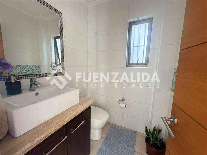 Exclusiva Casa en venta de 4 dorm. En Cerro Grande
