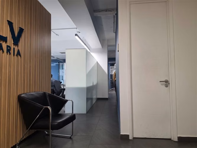 Oficina Amoblada en Arriendo Edificio Quantum Piso 15