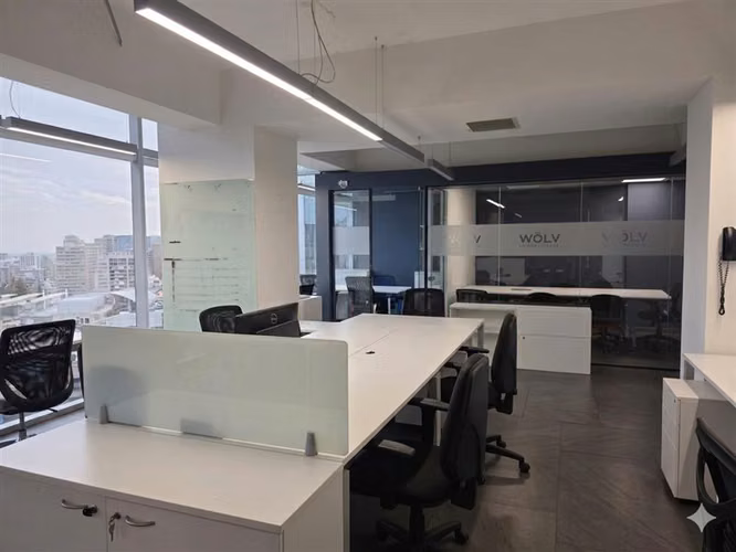 Oficina Amoblada en Arriendo Edificio Quantum Piso 15