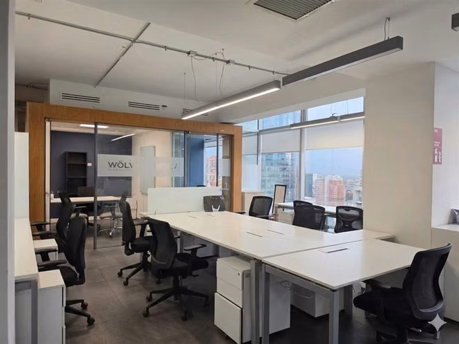 Oficina Amoblada en Arriendo Edificio Quantum Piso 15