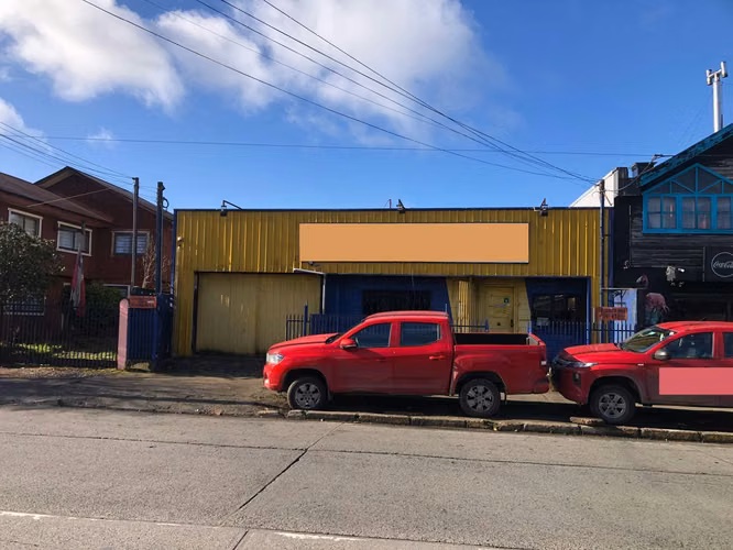 ¡Rebajado! Local Comercial en Sector Industrial
