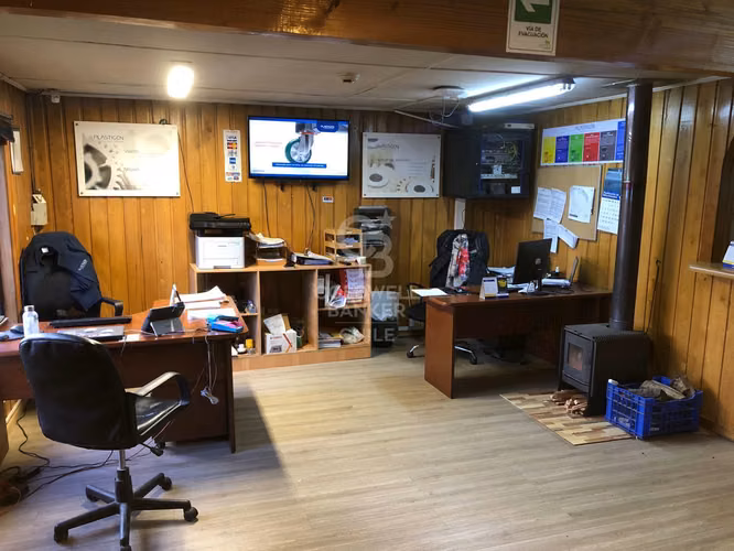 ¡Rebajado! Local Comercial en Sector Industrial