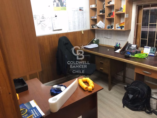 ¡Rebajado! Local Comercial en Sector Industrial