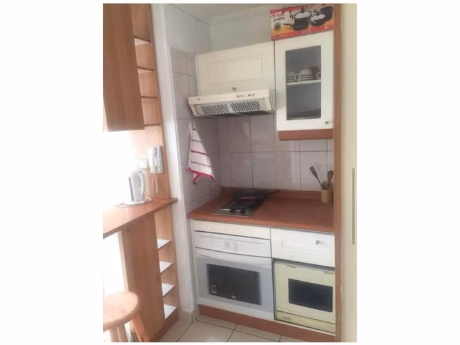Excelente departamento / Metro Santa Lucia