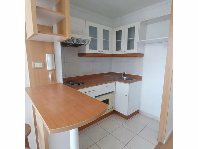 Excelente departamento / Metro Santa Lucia