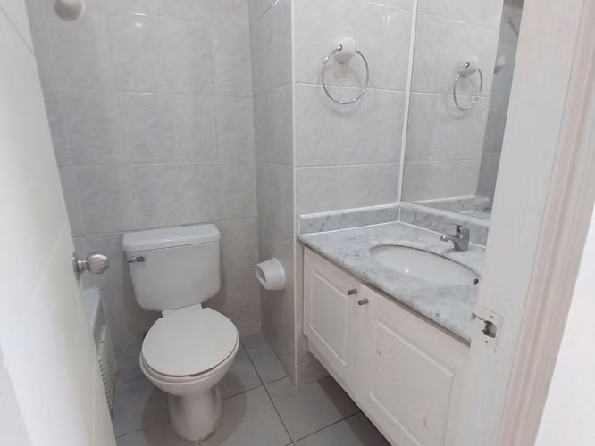 Excelente departamento / Metro Santa Lucia