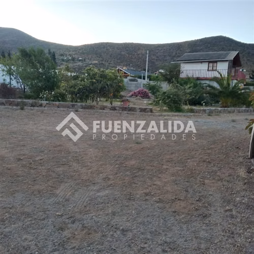 Parcela con casa y 1 cabaña en venta en La Serena