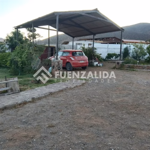 Parcela con casa y 1 cabaña en venta en La Serena
