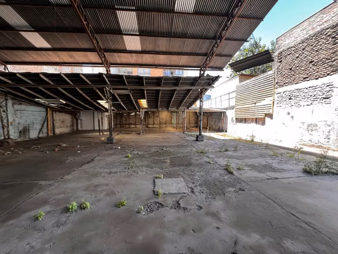 Venta Terreno Santiago Centro | 470m² con Galpón (A pasos de 10 de Julio)
