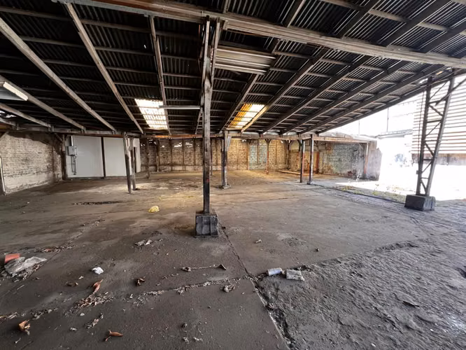 Venta Terreno Santiago Centro | 470m² con Galpón (A pasos de 10 de Julio)