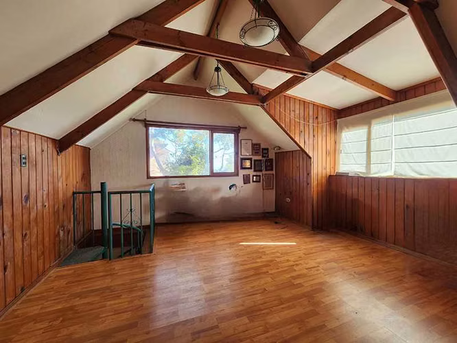 Elegante Casa Familiar de Dos Pisos (162804)
