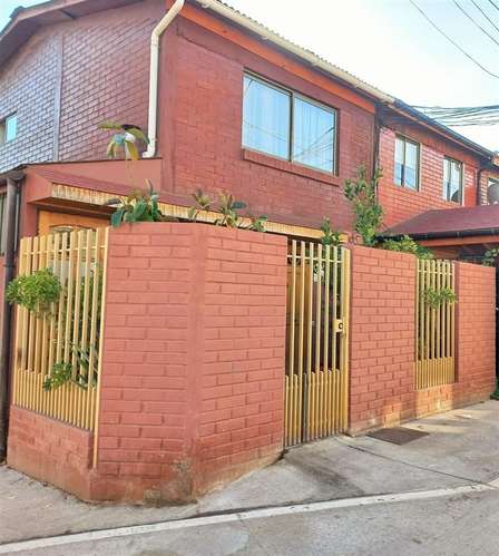 OPORTUNIDAD CASA FAMILIAR con 4 dorm y 3 baños Jardin Alto