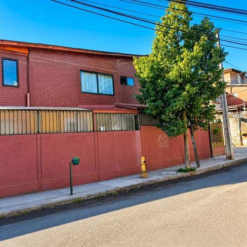 OPORTUNIDAD CASA FAMILIAR con 4 dorm y 3 baños Jardin Alto
