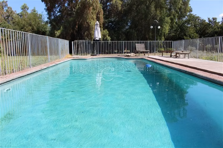 Exclusiva casa en parcela de 5.000 m Condominio en Chicureo