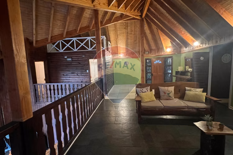 Venta casa 3d 3b en parcela vista al lago