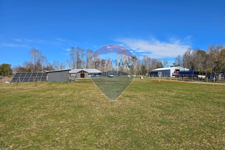 Venta parcela con casa y dos cabañas gran terreno