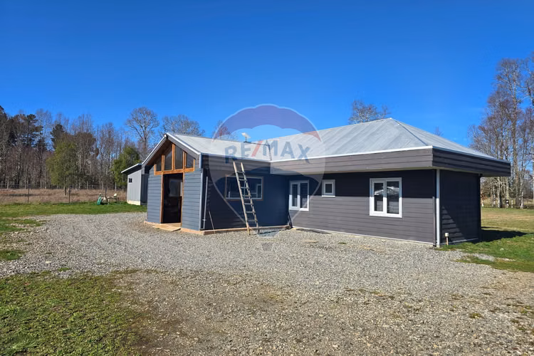 Venta parcela con casa y dos cabañas gran terreno