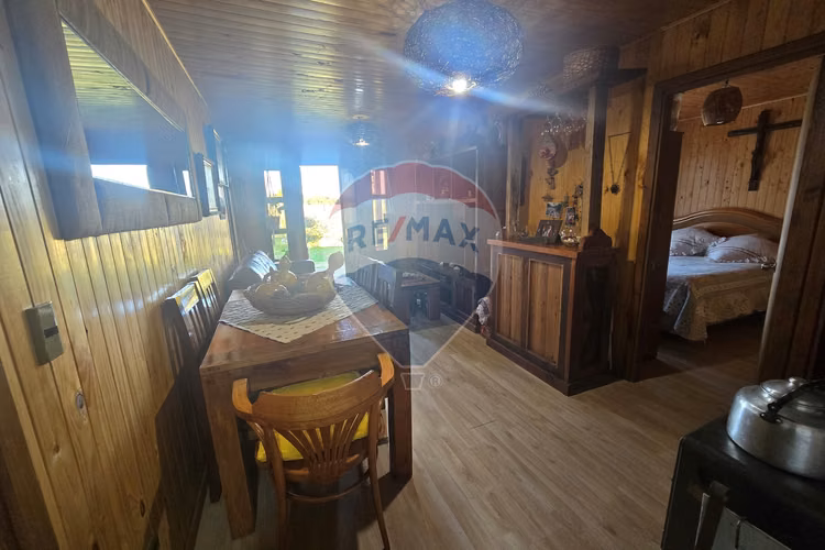 Hermosa casa en parcela con bosque nativo
