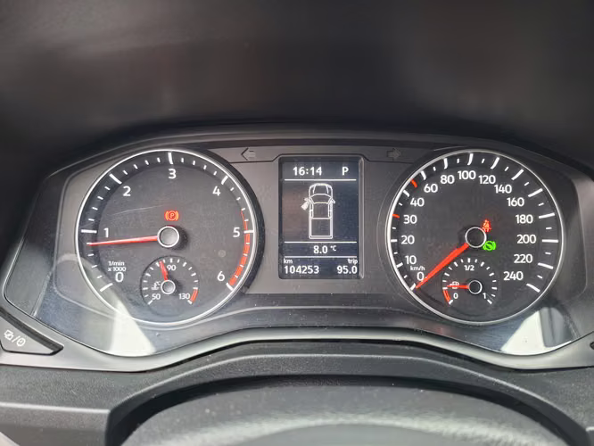 VOLKSWAGEN AMAROK HIGHLINE 4X4  AUT 2.0