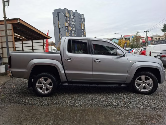 VOLKSWAGEN AMAROK HIGHLINE 4X4  AUT 2.0