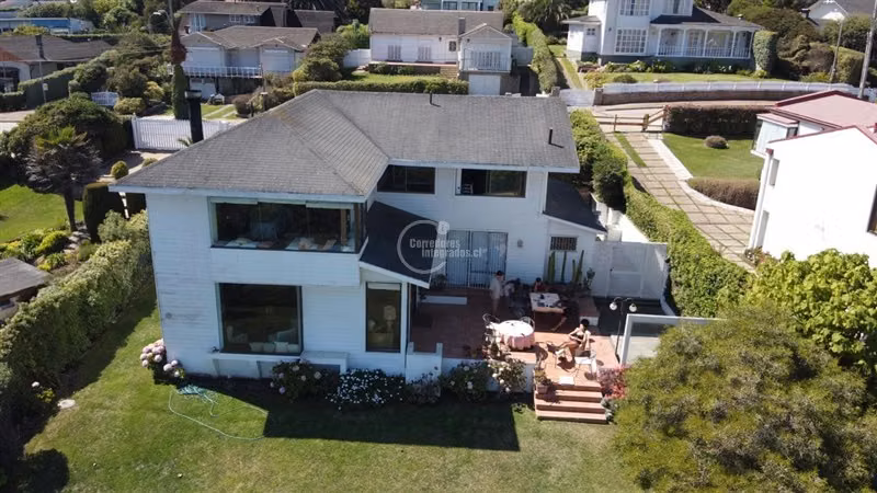 Casa en venta de 5 dorm. en Santo Domingo ESPECTACULAR VISTA