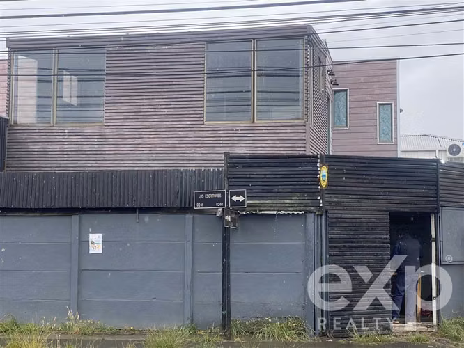 Vendo Local Comercial esquina más dpto.en Fundo El Carmen