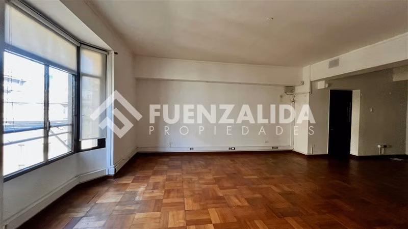 Clásica Oficina en venta en Centro Santiago