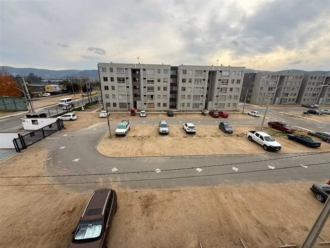 Se vende excelente depto. en condominio Valles de Lircay