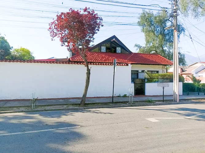 Casa a pasos de Av. Perú. Barrio Lemus (162944)