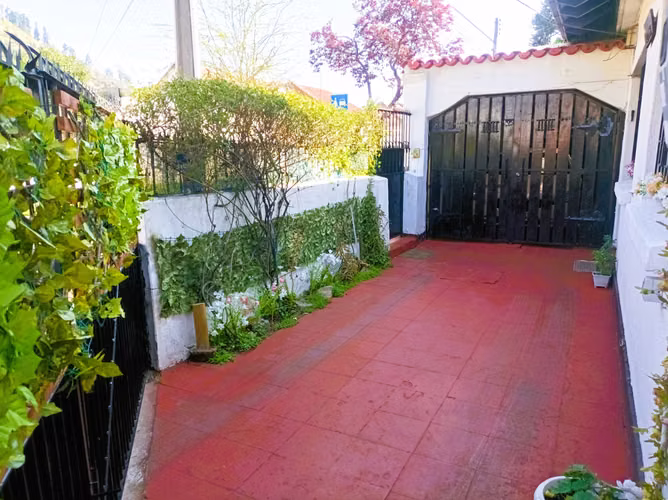 Casa a pasos de Av. Perú. Barrio Lemus (162944)