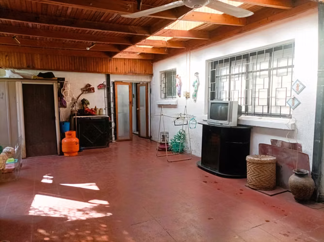 Casa a pasos de Av. Perú. Barrio Lemus (162944)