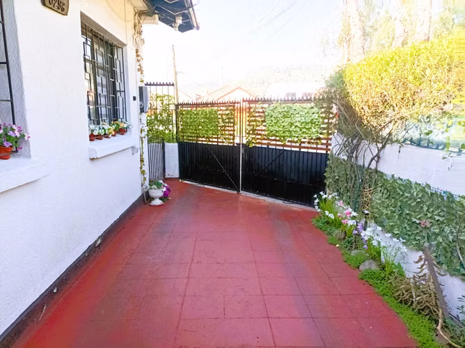 Casa a pasos de Av. Perú. Barrio Lemus (162944)