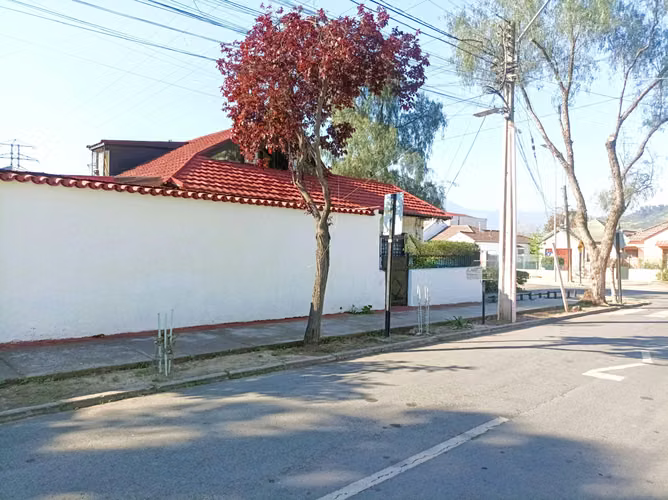 Casa a pasos de Av. Perú. Barrio Lemus (162944)
