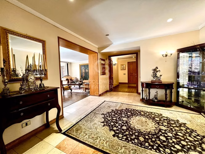 Inmejorable ubicación en El Golf, gran departamento, 378 m2